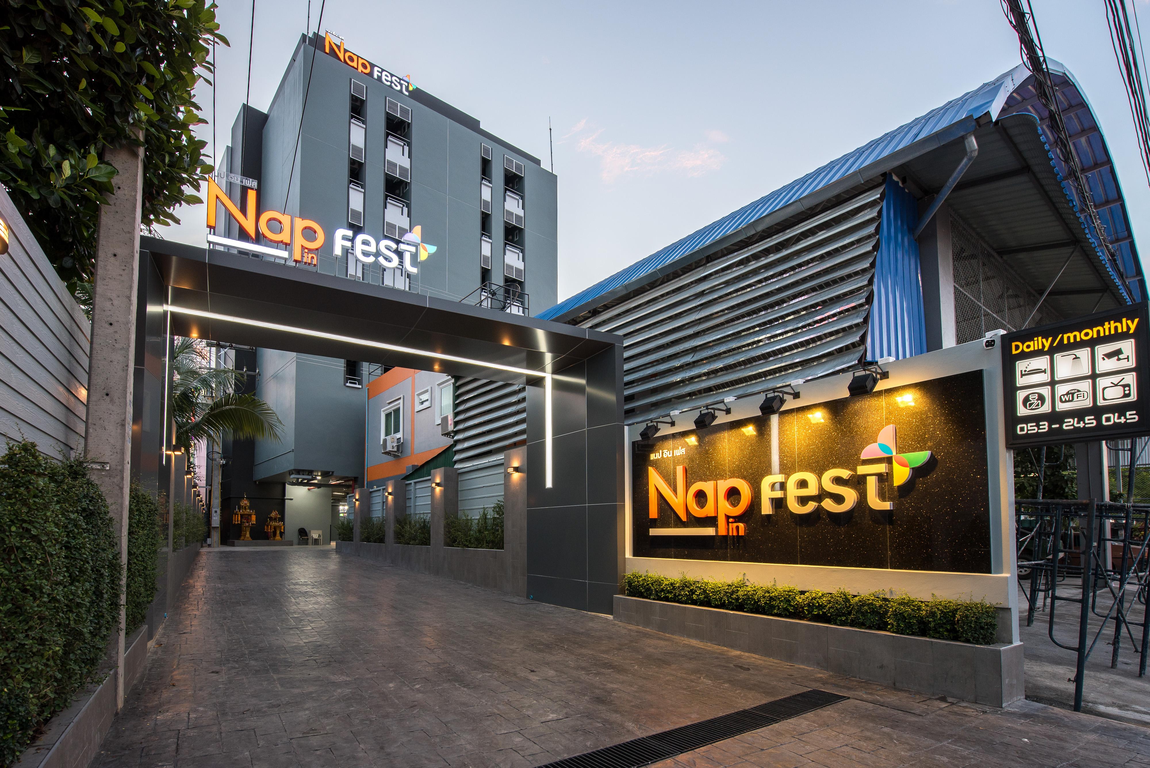 Nap In Fest Hotel Чиангмай Екстериор снимка