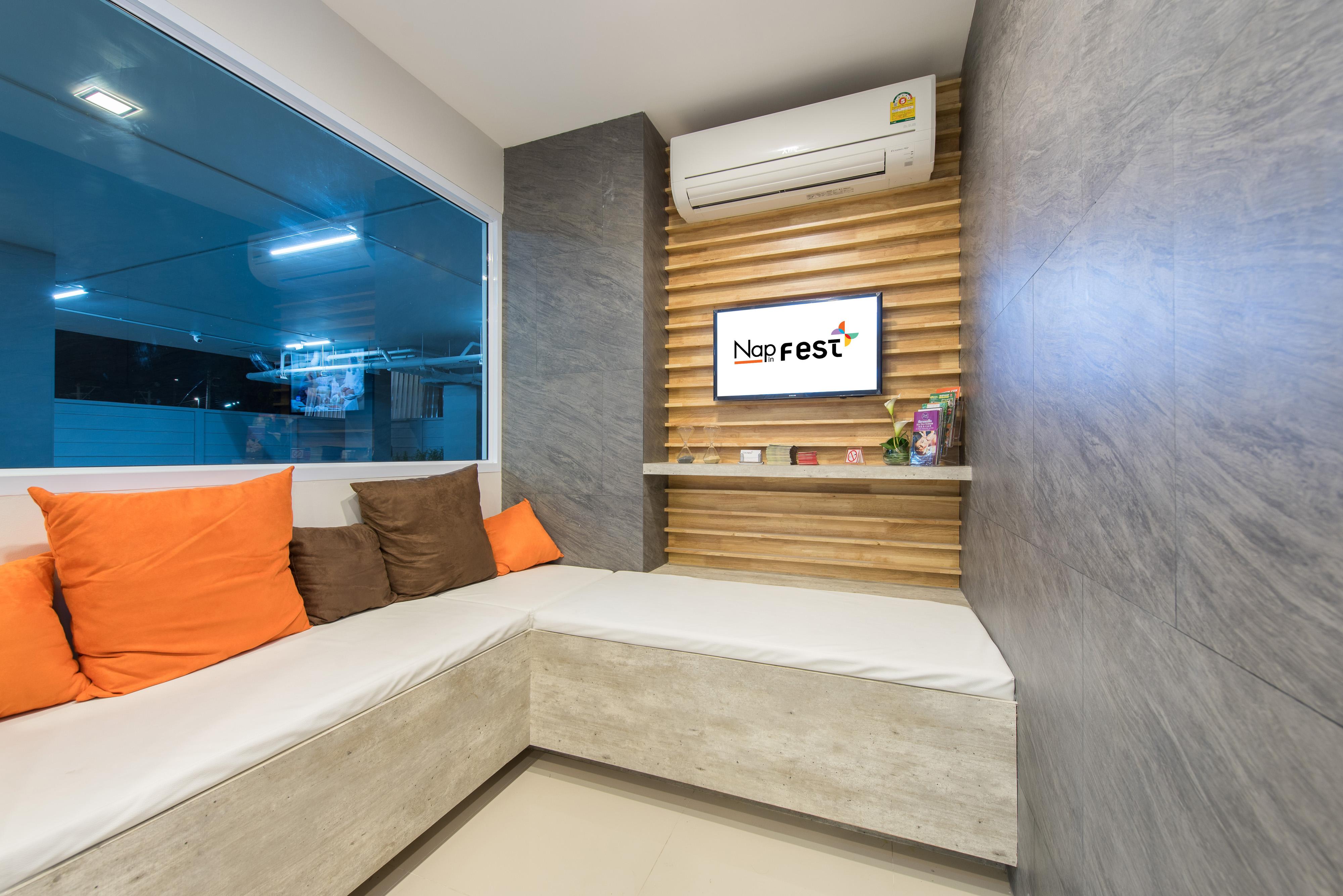 Nap In Fest Hotel Чиангмай Екстериор снимка